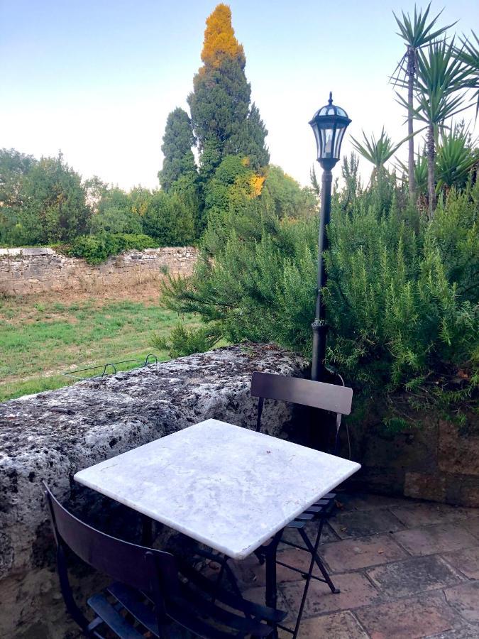 Au Bout Du Pre Hotel Pezenas Exterior photo