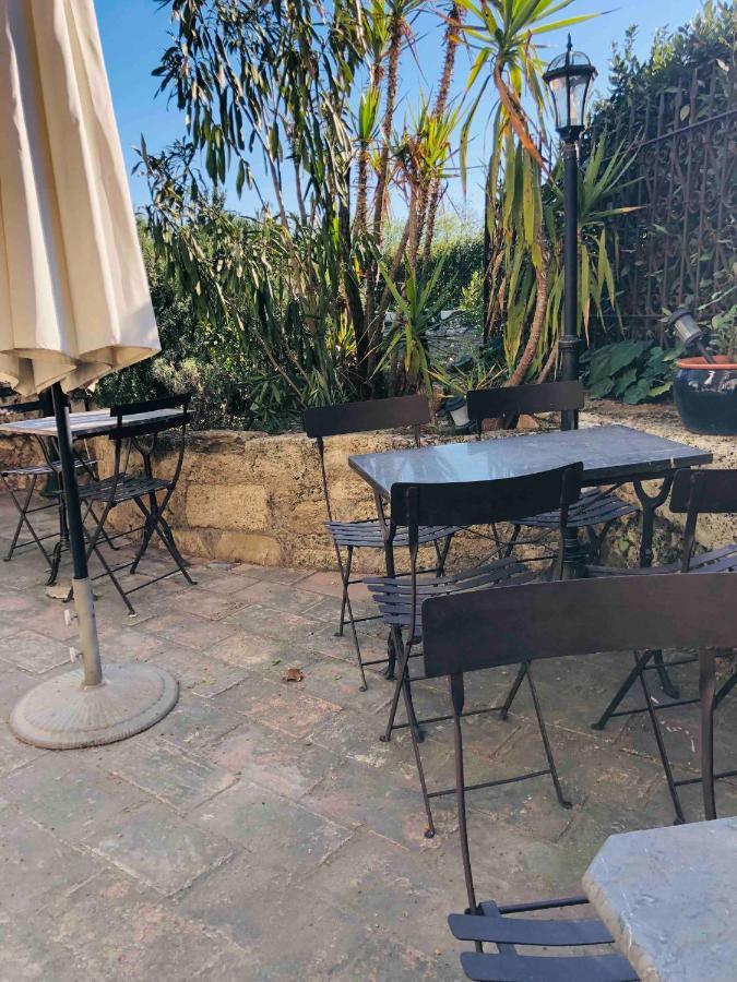 Au Bout Du Pre Hotel Pezenas Exterior photo
